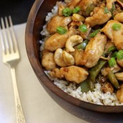 Healthier version of the classic Chinese take out with juicy white meat chicken, green peppers, onions, cashews and brown rice