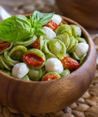 The classic Caprese salad flavor combination of tomato, basil, and mozzarella.