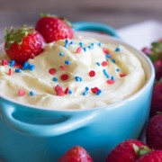 Easy Creamy Vanilla Pudding Fruit Dip - only 3 ingredients and perfect with fresh strawberries!