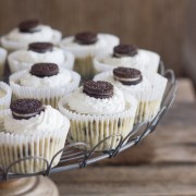 Cookies and Cream Cheesecake Cups - perfect little cups of creamy cheesecake speckled with bits of Oreo cookie!