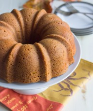 Pumpkin Spice Bundt Cake - easiest cake ever! Comes out of the pan looking fancy and all ready to go.