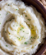 Easy Creamy Crockpot Roasted Garlic Mashed Potatoes - perfectly fluffy and creamy!