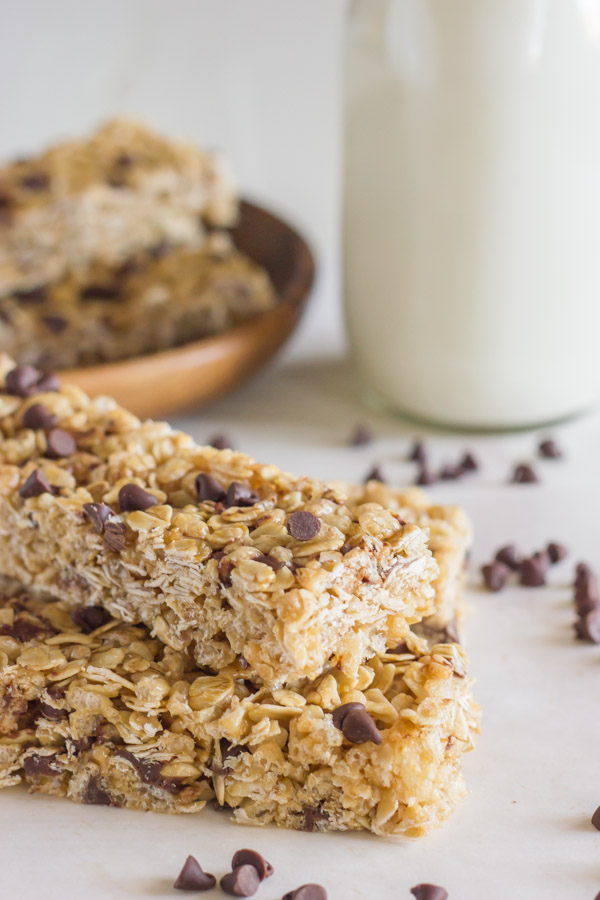 Copycat Quaker Chewy Chocolate Chip Granola Bars - Lovely Little Kitchen
