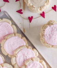 Swig Style Frosted Sugar Cookies - A soft, chewy cookie with a hint of almond extract and a thick layer of sour cream frosting!