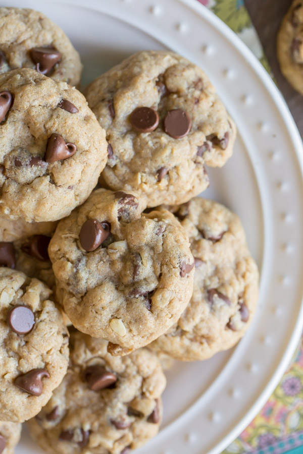 https://d2t88cihvgacbj.cloudfront.net/manage/wp-content/uploads/2015/03/Whole-Wheat-Oatmeal-Chocolate-Chip-Cookies-1.jpg?x24658