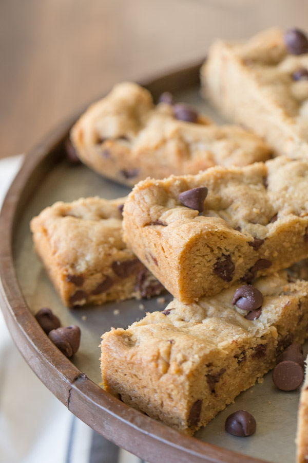 Peanut Butter Chocolate Chip Cookie Bars - Lovely Little ...