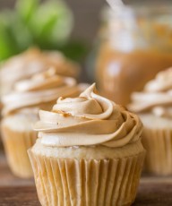 Apple Cupcakes With Dulce De Leche Buttercream - Sweet and tart apple cupcakes are topped with a buttercream and dulce de leche swirl! Match made in heaven!