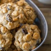 Healthy Breakfast Cookies - With no refined sugar, and healthy stuff like white whole wheat flour, oats, and peanut butter, these cookies are perfect for an easy breakfast on-the-go!