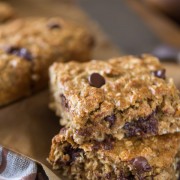 Whole Wheat Oatmeal Chocolate Chip Snack Bars - Perfect for a quick and healthy breakfast, packing lunch boxes, or afternoon snacks.