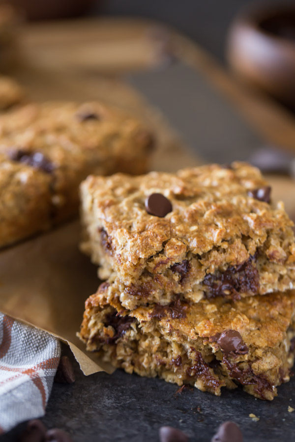 https://d2t88cihvgacbj.cloudfront.net/manage/wp-content/uploads/2016/03/Whole-Wheat-Oatmeal-Chocolate-Chip-Snack-Bars-5.jpg?x24658